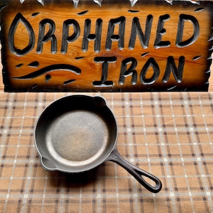 Vintage Hammered Finish #3 Cast Iron Skillet