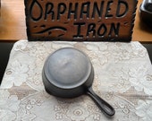 Unmarked Favorite Piqua Ware 5 Cast Iron Skillet