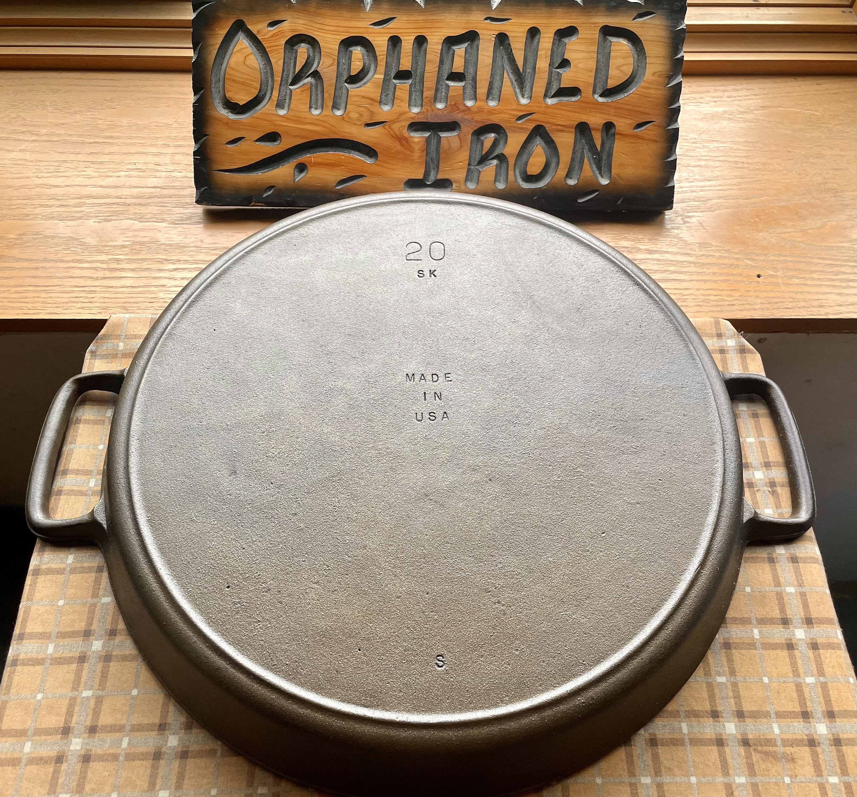 RARE NOS Lodge 20 Hotel Cast Iron Skillet 