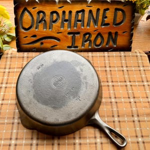 Griswold #10 Small Block Logo Cast Iron Skillet with Late Handle