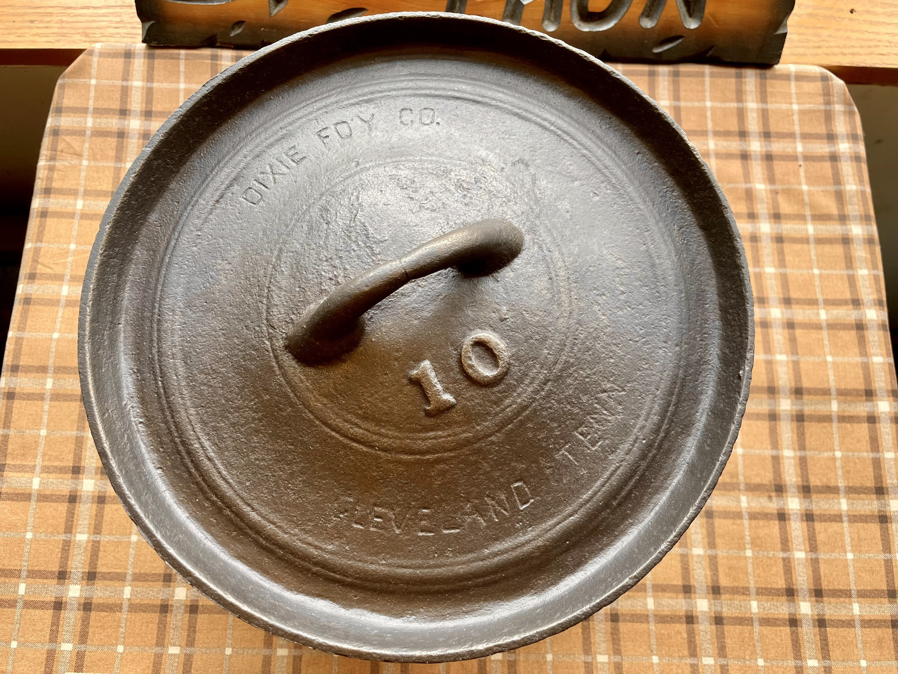 RARE! Dixie Foundry #10 Cast Iron Camp Oven - Etsy RARE! Dixie Foundry #10 Cast Iron Camp Oven - Etsy