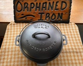 Wagner 8 Raised Logo Round Roaster Dutch Oven