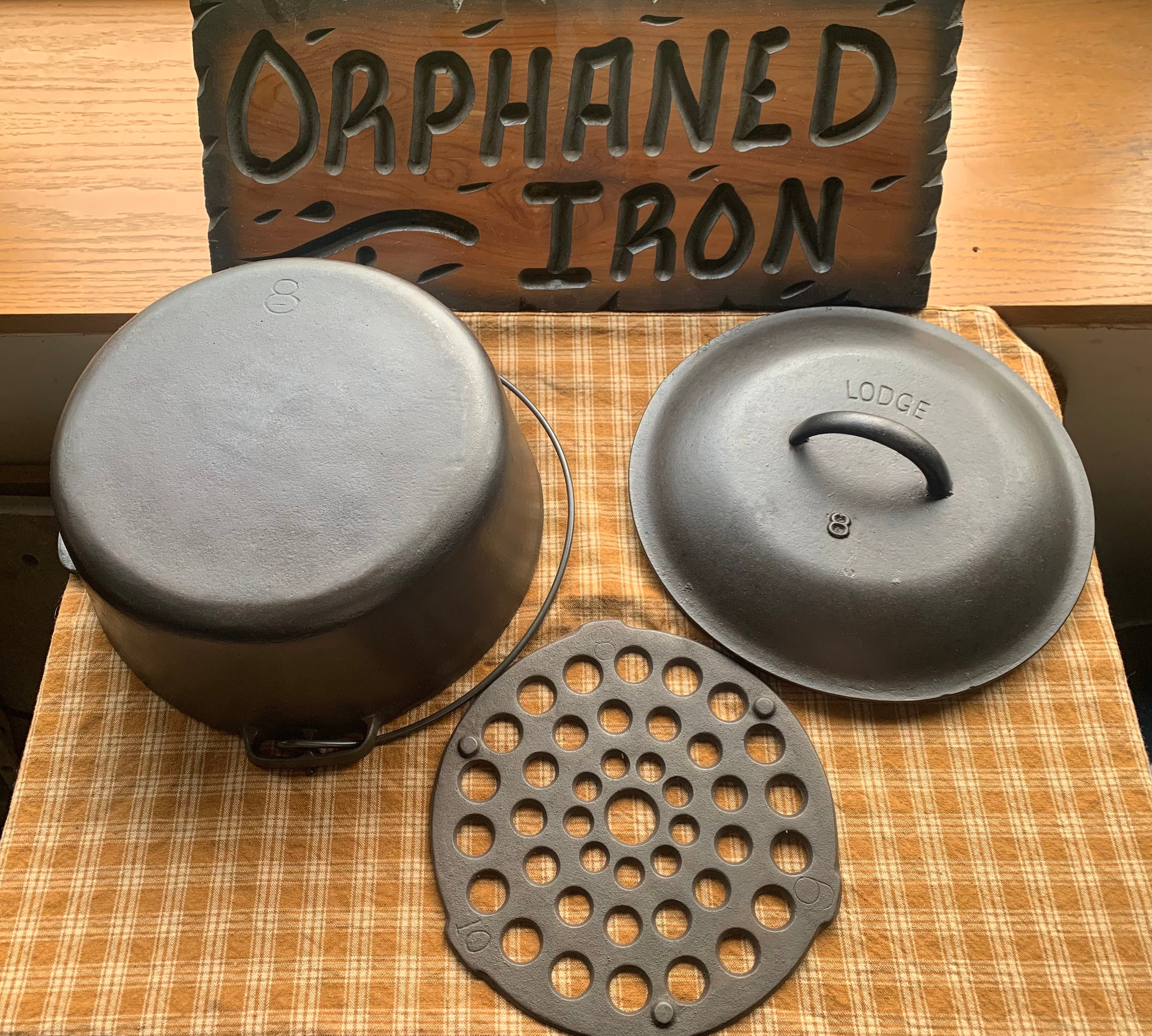 Lodge 8 Arc Logo Dutch Oven with Trivet Etsy