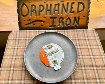 RARE! NOS! Wagner Ware Cast Iron Pizza Pan