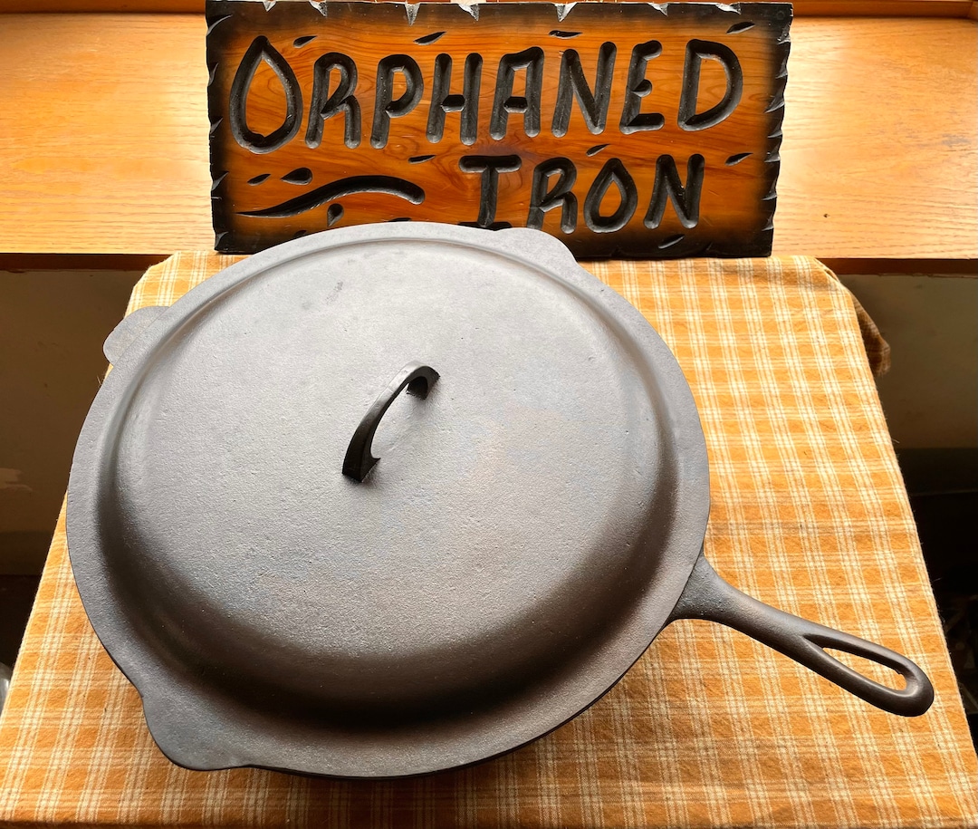 Cast Iron Deep Skillet With Lid, Blacklock Collection