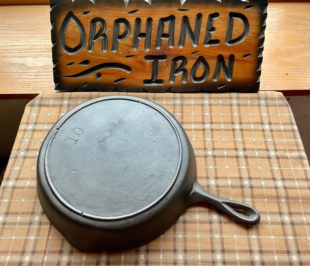 Vintage 3notch Lodge 10 Cast Iron Skillet Etsy