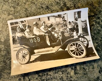 Vintage Photograph: Model T Ford 1909 Milltown Parade