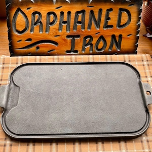 Wagner Ware Stylized Logo Cast Iron Utility Griddle