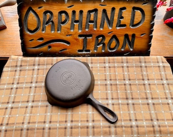 Griswold #3 Small Block Logo Skillet with Early Handle