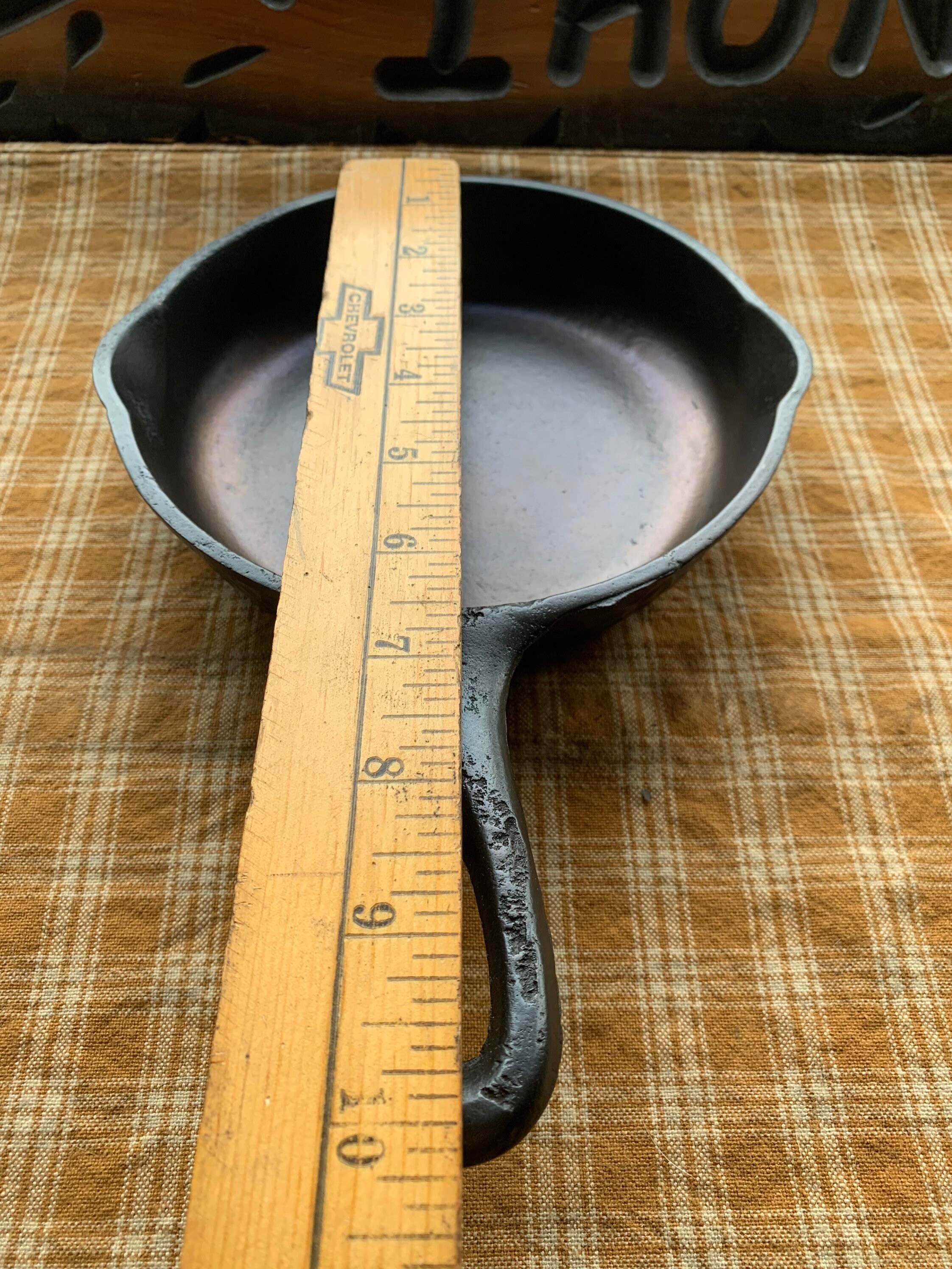 Wagner 3 Hammered Finish Cast Iron Skillet Etsy