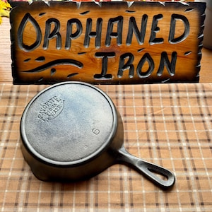 RARE! Favorite #6 Piqua Ware Smiley Logo Skillet