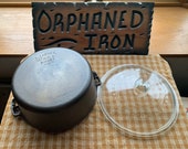 Wagner 8 Stylized Logo Dutch Oven with Glass Basting Lid