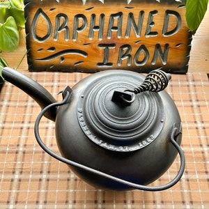 RARE!! Barstow #7 Cast Iron Tea Kettle with Locking Lid