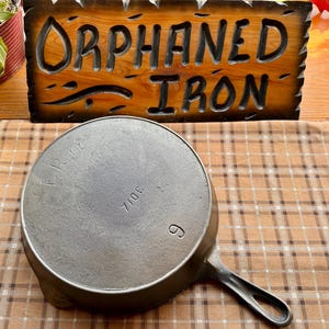 Rare! Pre-Griswold #9 Erie Cast Iron Skillet