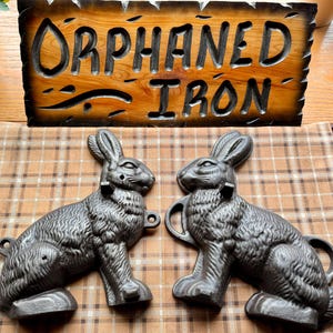 Vintage Rabbit Cake Mold Cast Iron Griswold Reproduction Baking Set