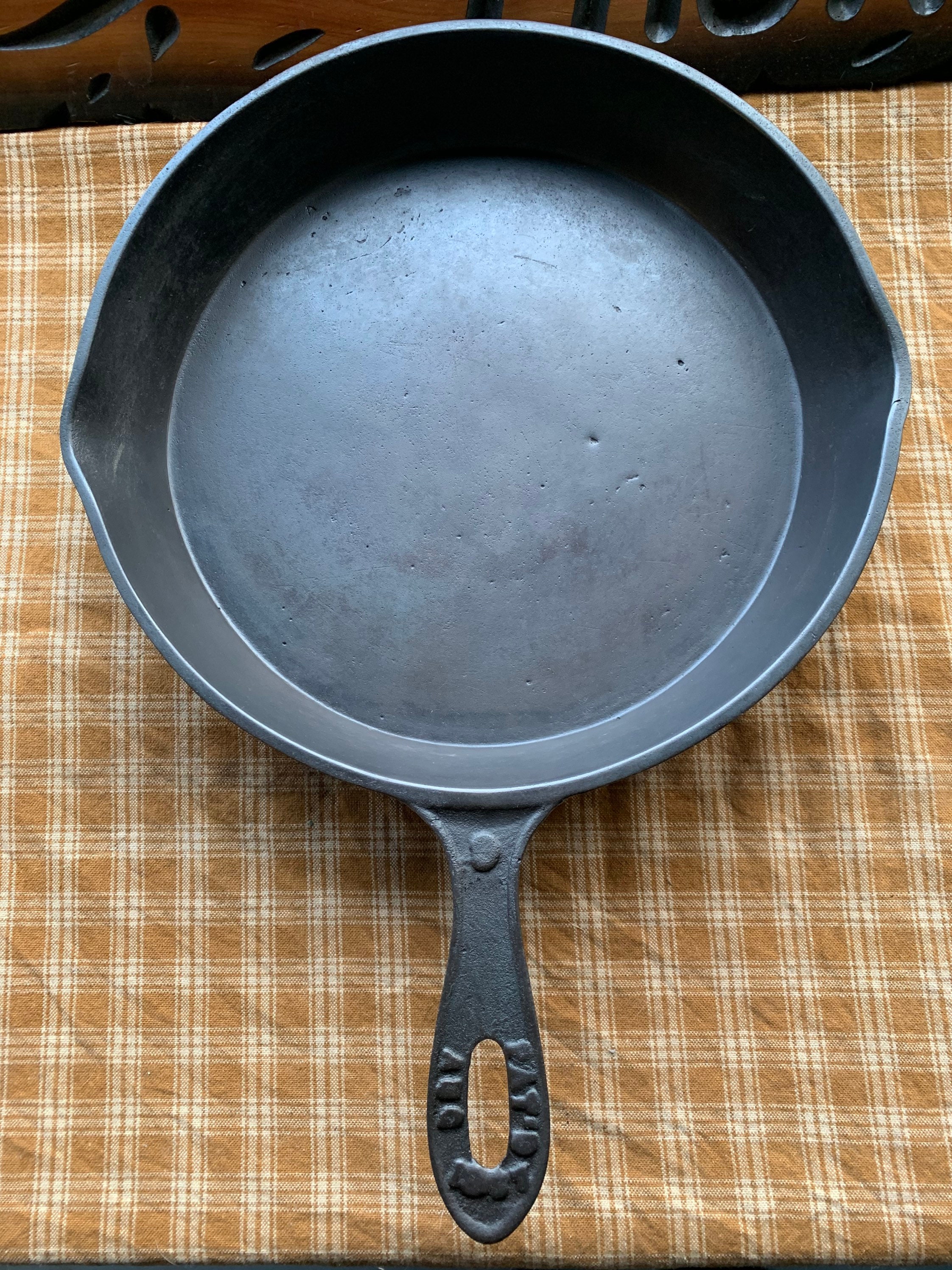 1867 Fancy Handle 9 Cast Iron Skillet Etsy