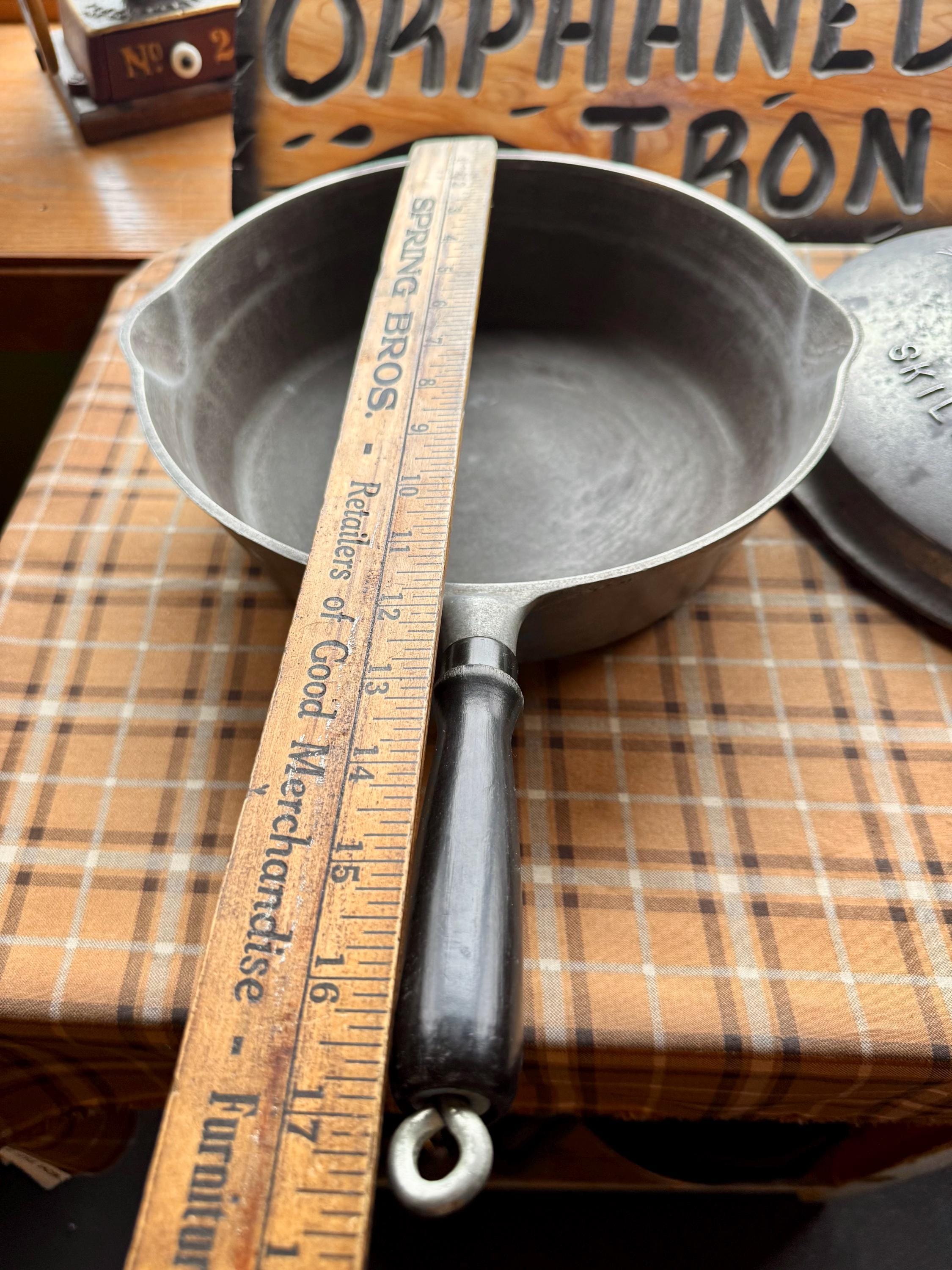 Wagner Ware #9 Raised Logo Aluminum Deep Skillet Chicken Fryer