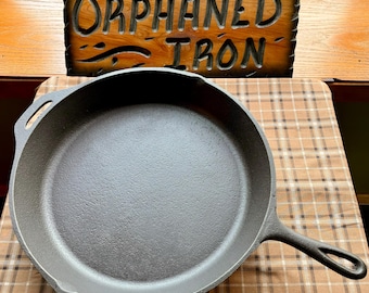 Vintage #14 Cast Iron Skillet With Assist Handle - Etsy
