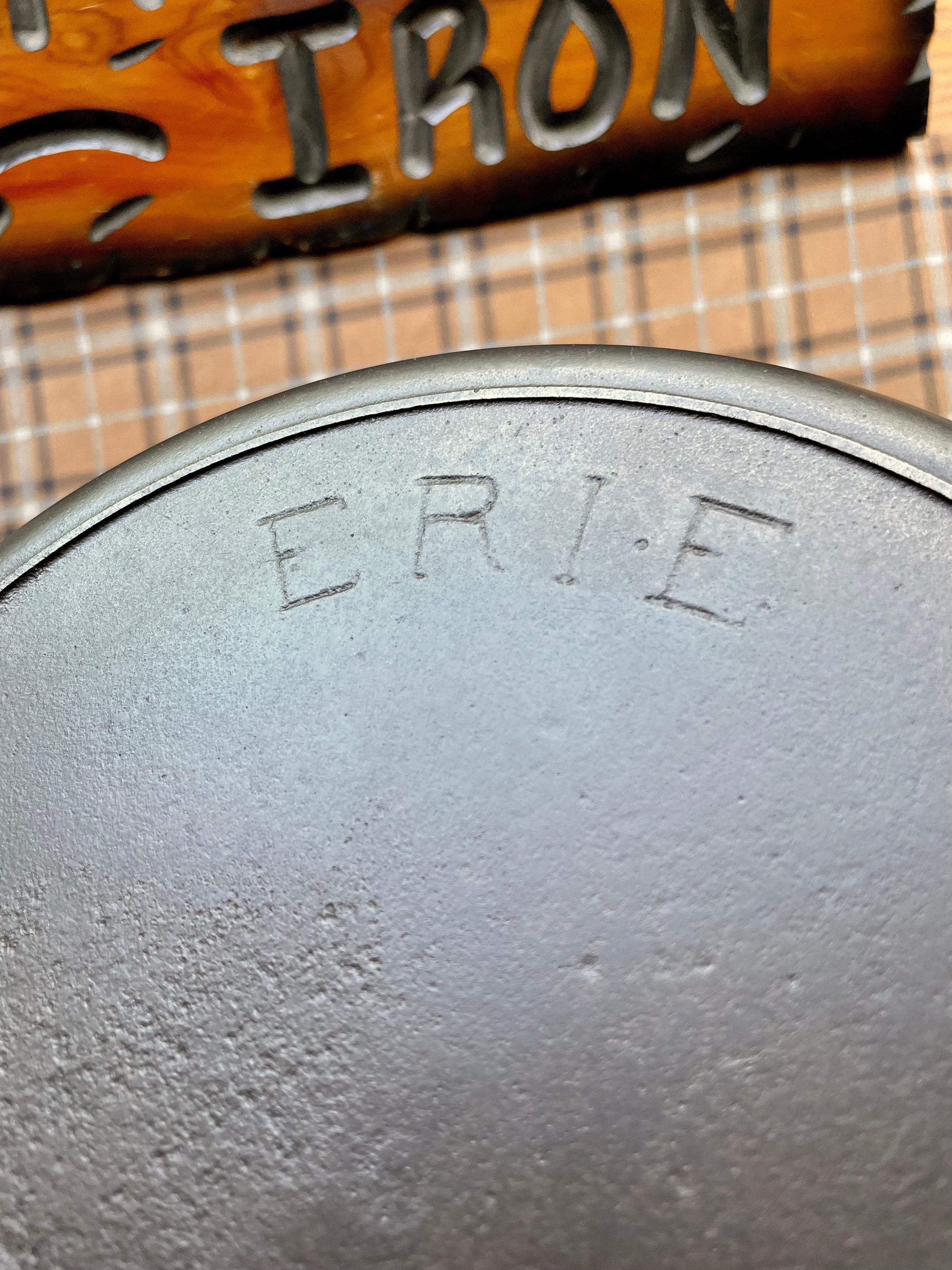 Erie No. 7 Skillet Rare Daisy Makers Mark Pre-Griswold Era (Circa