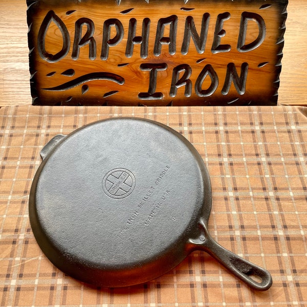 Griswold #9 Wagner Made Cast Iron Griddle Shallow Skillet