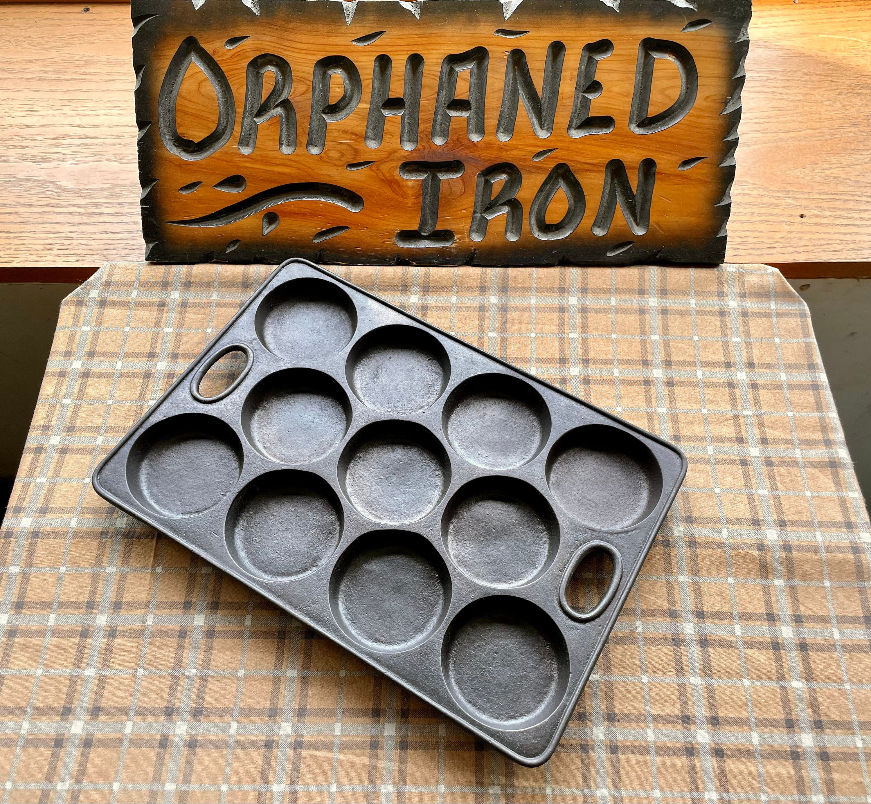 VTG Lodge P52 Cast Iron Mini Muffin Pop-Over Corn Bread Baking Pan