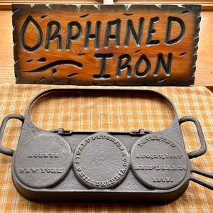 RARE Carl Gottbill 7 Cast Iron Gatemarked Small Dutch Oven 
