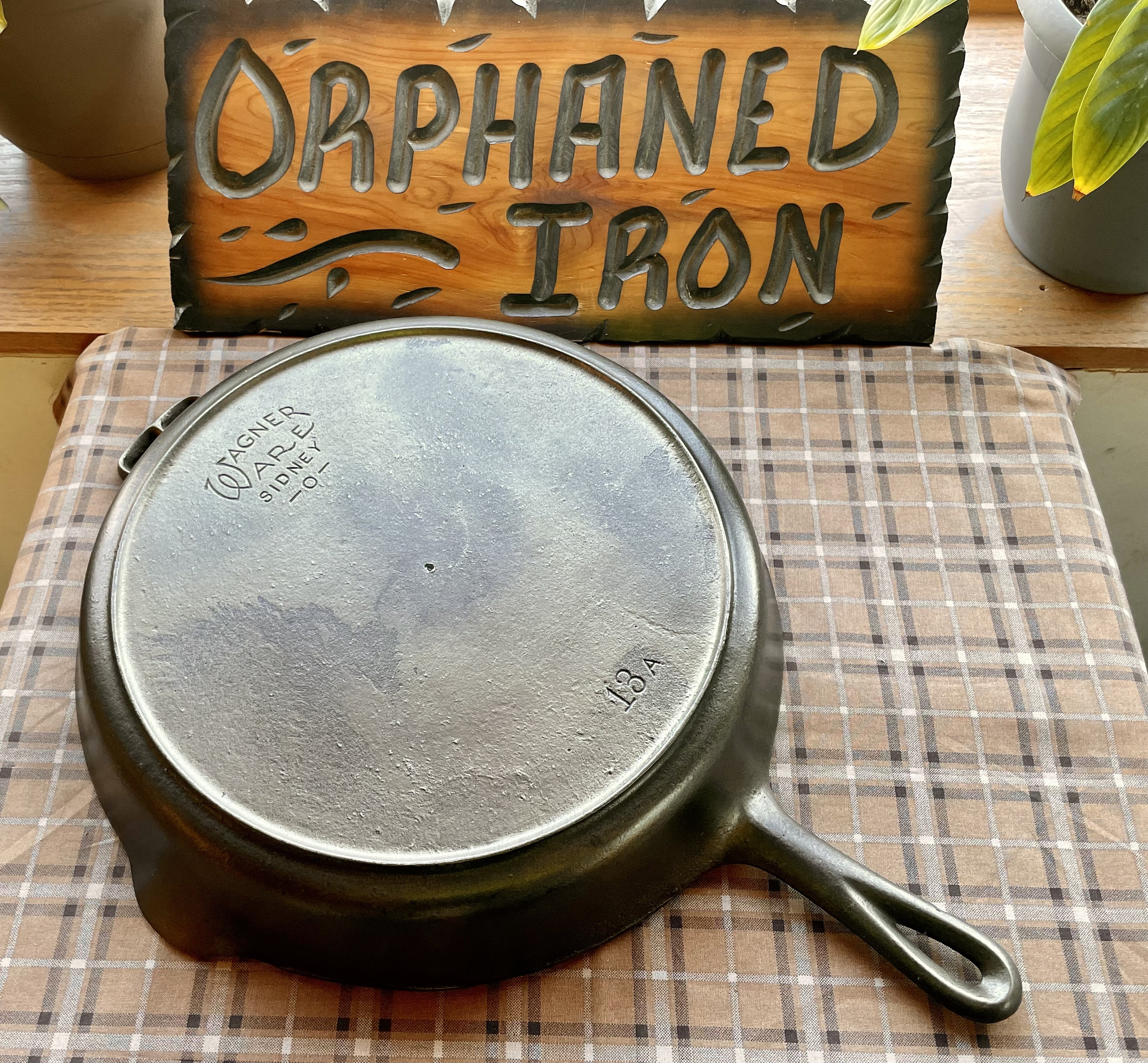 Wow! Wagner #13 Stylized Logo Cast Iron Skillet - Etsy