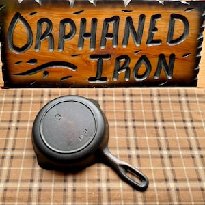 Griswold Iron Mountain #3 Cast Iron Skillet