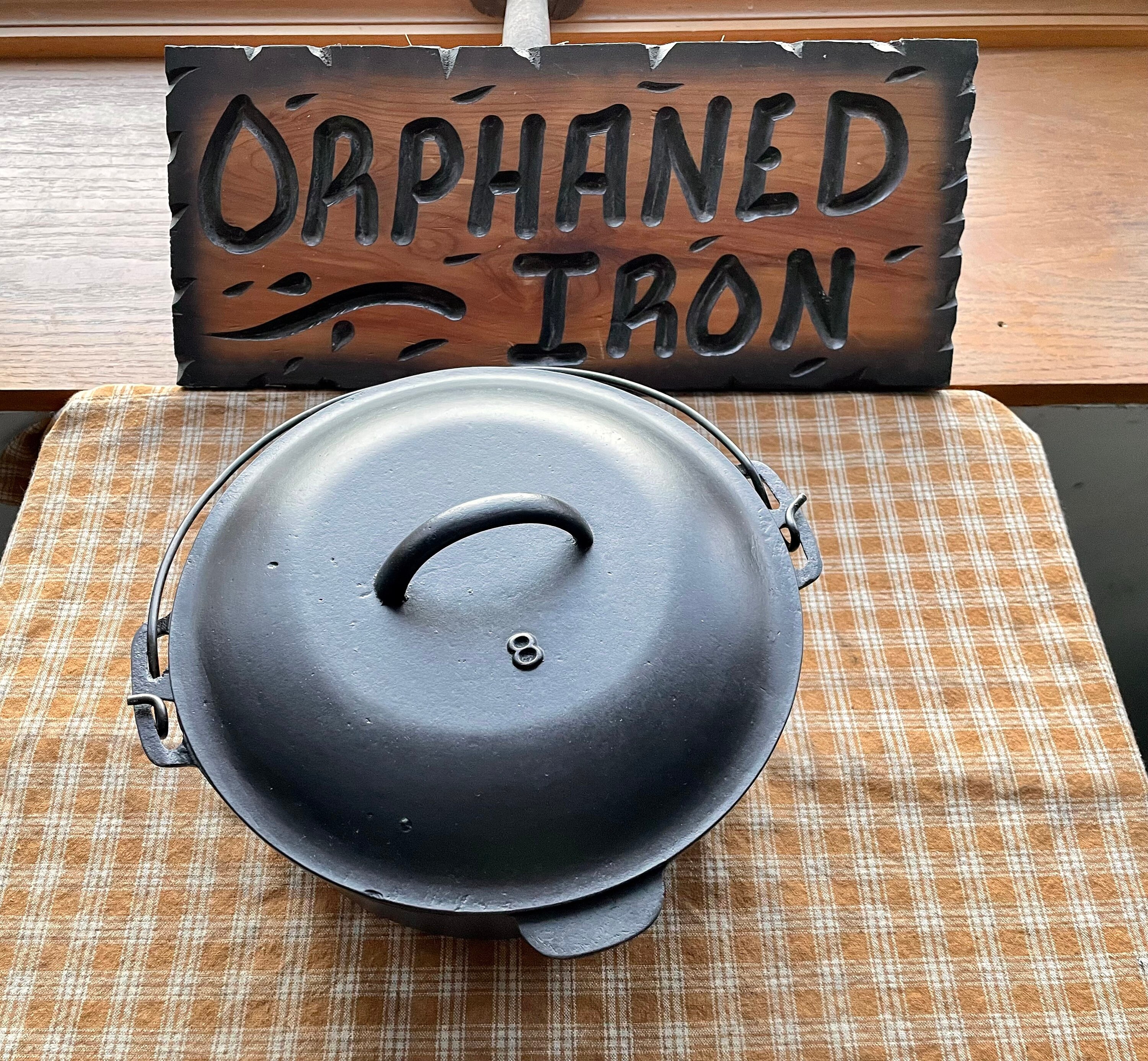 Vtg Antique No.8 10 1/2 Cast Iron Dutch Oven Pot with Matching No.8 Lid