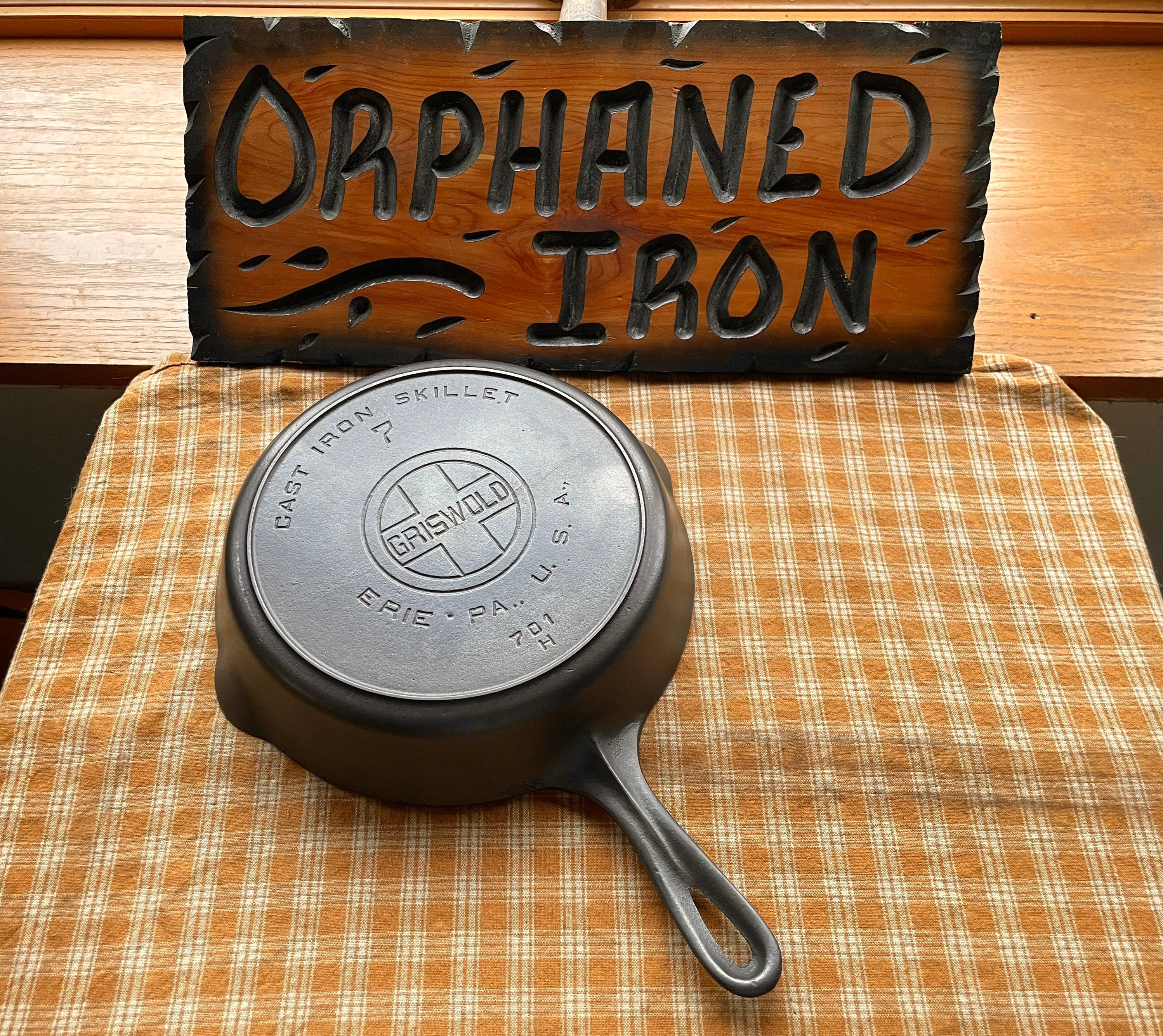 Vintage GRISWOLD Cast Iron SKILLET Frying Pan # 8 LARGE BLOCK LOGO 704 P
