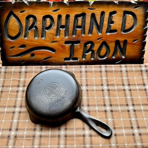 Griswold #3 Small Block Logo Skillet with Early Handle