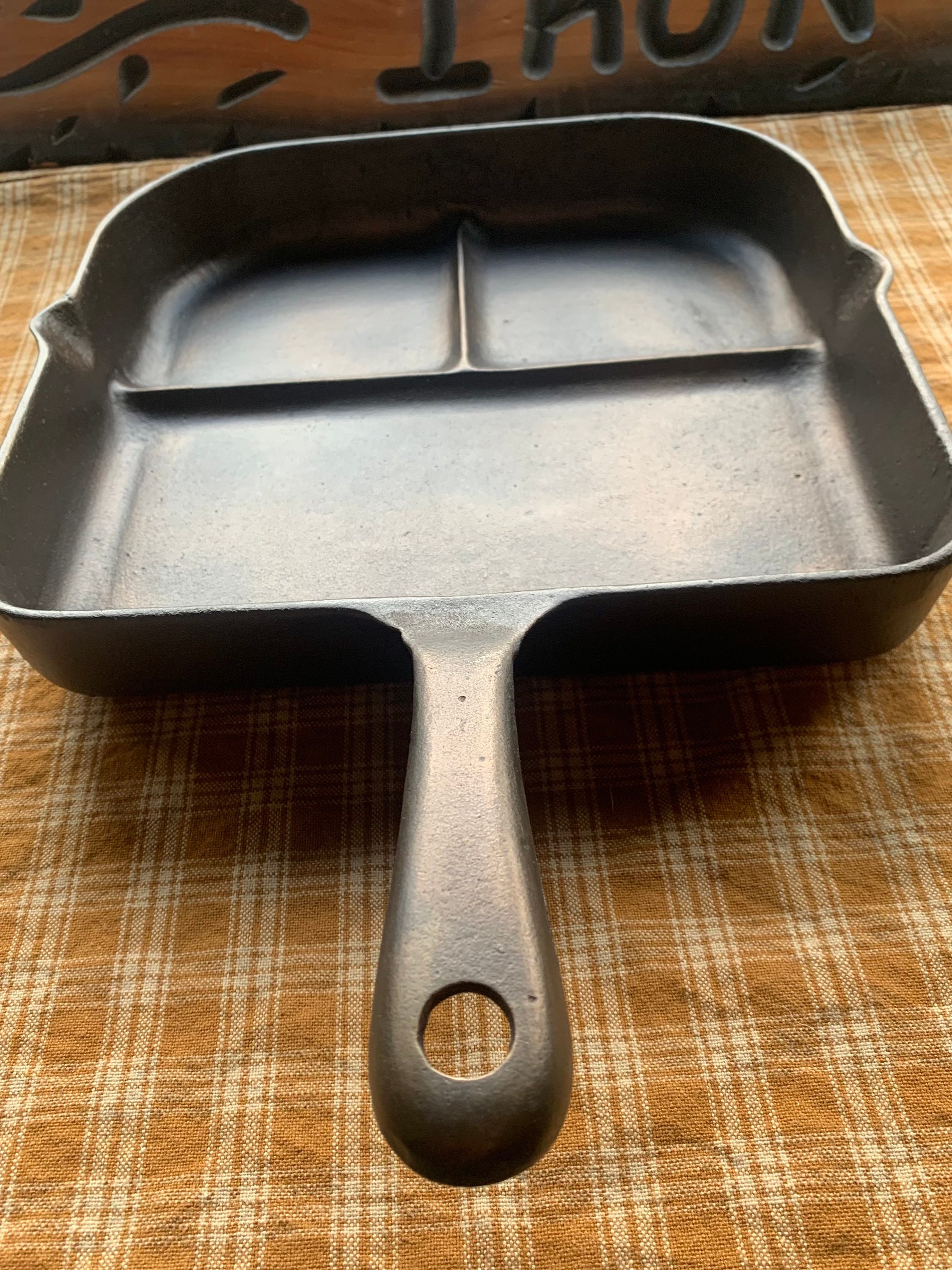 VERY UNIQUE Unmarked Cast Iron Divided Breakfast Skillet Diagonal Angled  Corners 