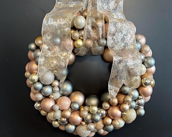Large Rose Gold & Muted Green Bulb Wreath,Baubles Wreath,Front Door Decor,Gold Style,Christmas Balls Wreath,Rose Gold Home,Copper Snowflakes