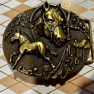 vintage style horse belt buckle
