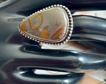 Elegant Silver and Jasper Teardrop vintage Ring with Beaded Border
