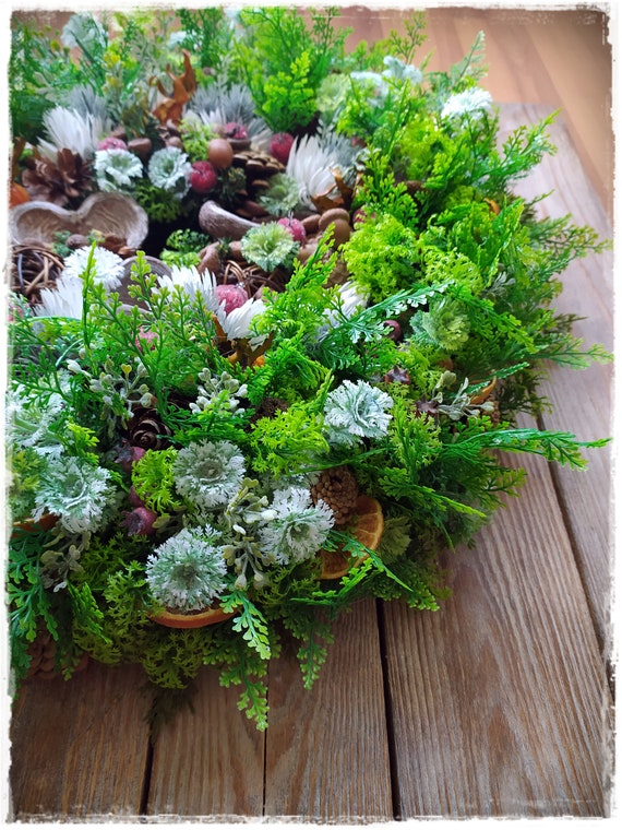 常緑樹の冬のドアリース：ミックスグリーン、松ぼっくり、白樺 - Etsy 日本