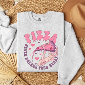 Retro Pizza Valentine&#39;s Day Sweatshirt, Funny Anti-Valentine&#39;s Day Women&#39;s Sweater, Retro Style Sweetheart Sweater, V-Day Gift for Friend