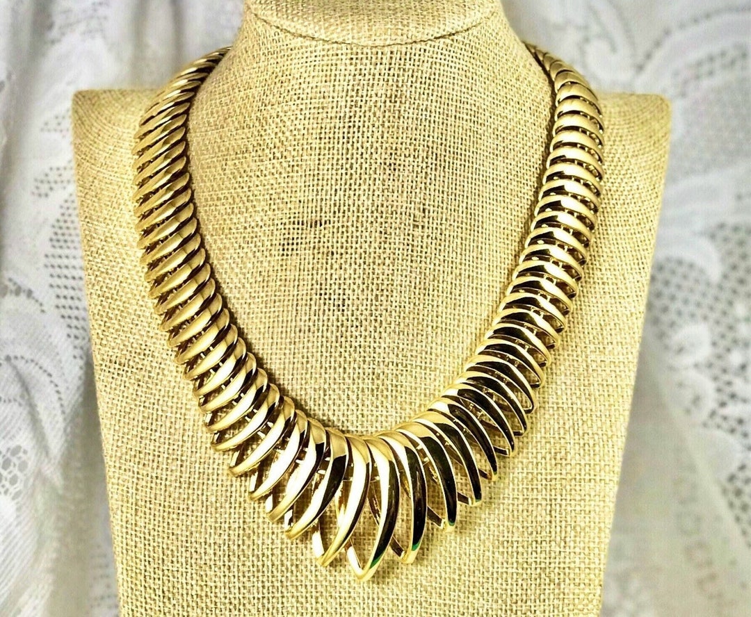 Vshaped Necklace, Triple Goldplated Flexible Links, Secure Fold
