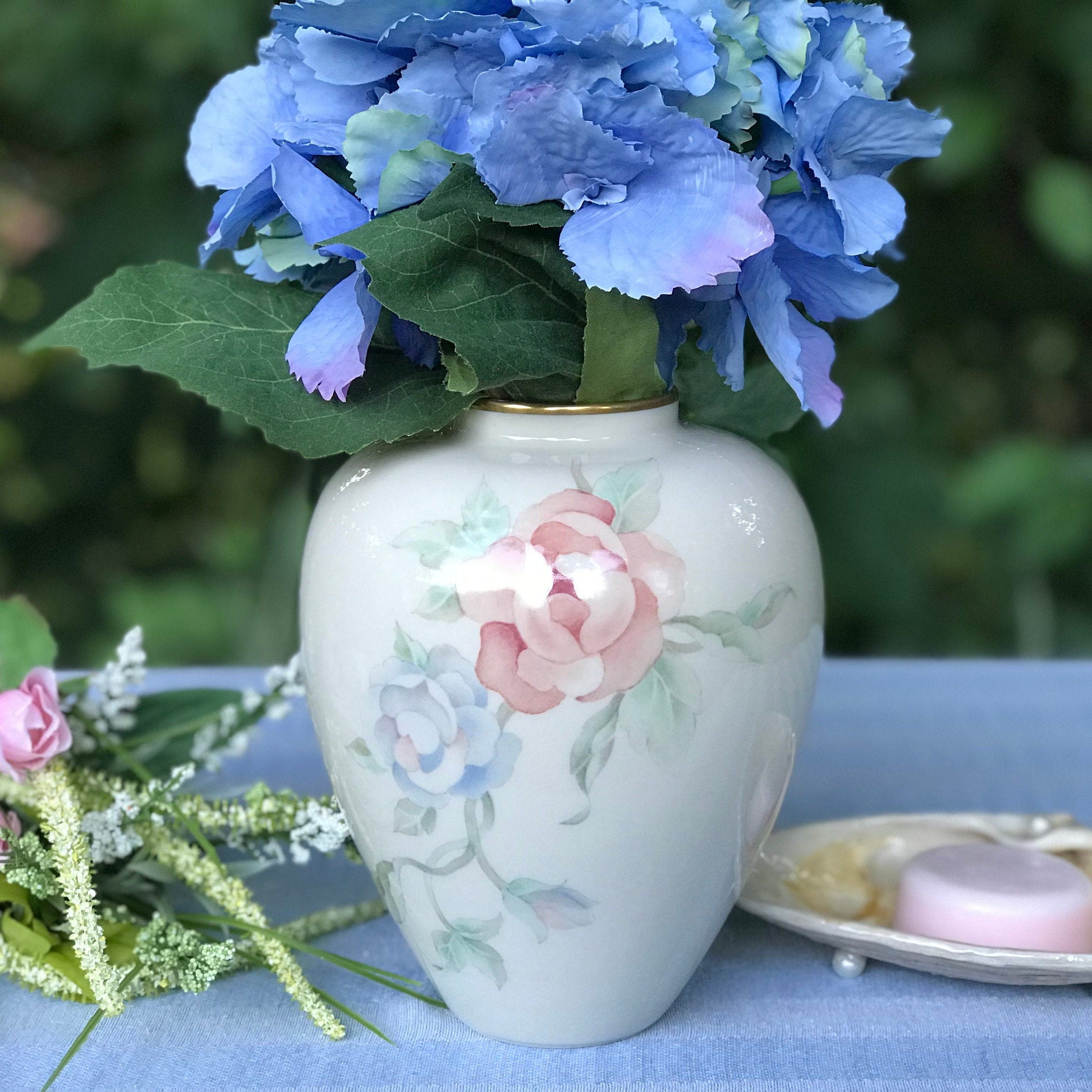 Lenox Chatsworth Vase Pink & Blue Flowers Hand Decorated 24k Etsy Sweden