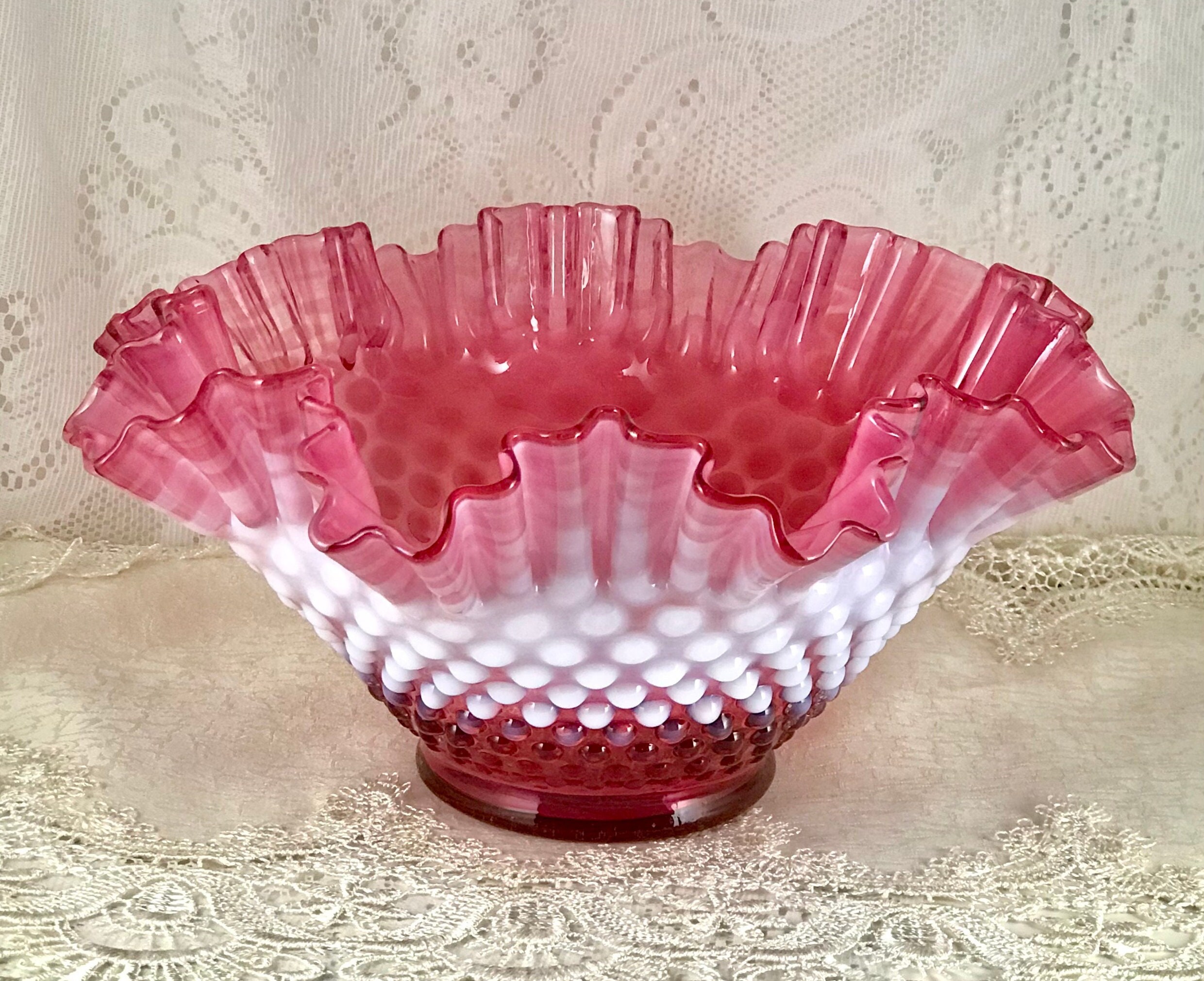 フェントン　クランベリーホブネイルオパルセント　フリルエッジ　ラージガラスボウル フェントン クランベリーホブネイルオパルセント フリルエッジ ラージ