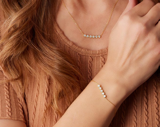 Personalized Family Diamond Birthstone Necklace - Perfect Gift for Mothers Day, Bridesmaids & Birthdays - Christmas Gift - Gift for Her