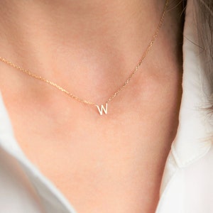 Collier initial - Collier prénom personnalisé - Collier lettre - Collier en or - Cadeaux pour maman - Minimaliste - Cadeau de Noël - Cadeau d'anniversaire