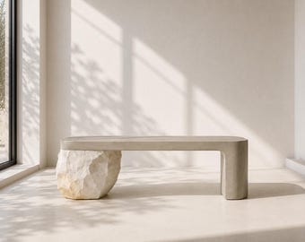 Banco escultórico Wabi Sabi de roca orgánica, asiento de lujo hecho a mano con textura de tadelakt.