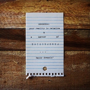 Arte de máquina de escribir. Carta mecanografiada a mano en máquina de escribir antigua. Carta mecanografiada. Tipografía antigua. Cita motivacional. Poema inspirador.