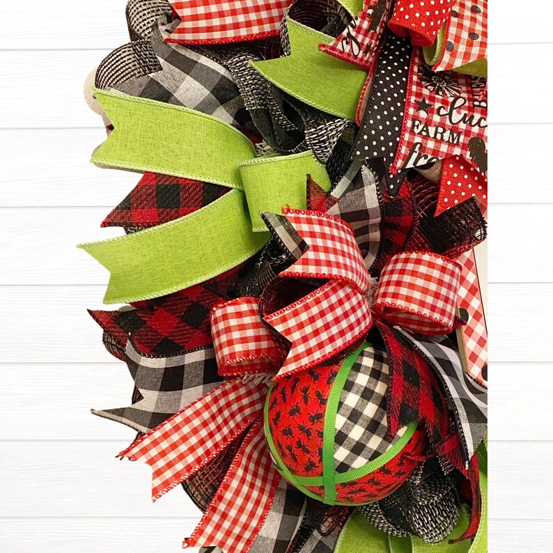 Grillin’ and Chillin’ Wreath, Summer BBQ Door Decor, Backyard Cookout Gift, Picnic Party Wreath, Festive Outdoor Decoration, Cookout Wreath image 8