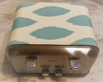 Magnetic Toaster Cover: Cream & Green Fabric, 2 or 4-Slice Toaster Huggee®