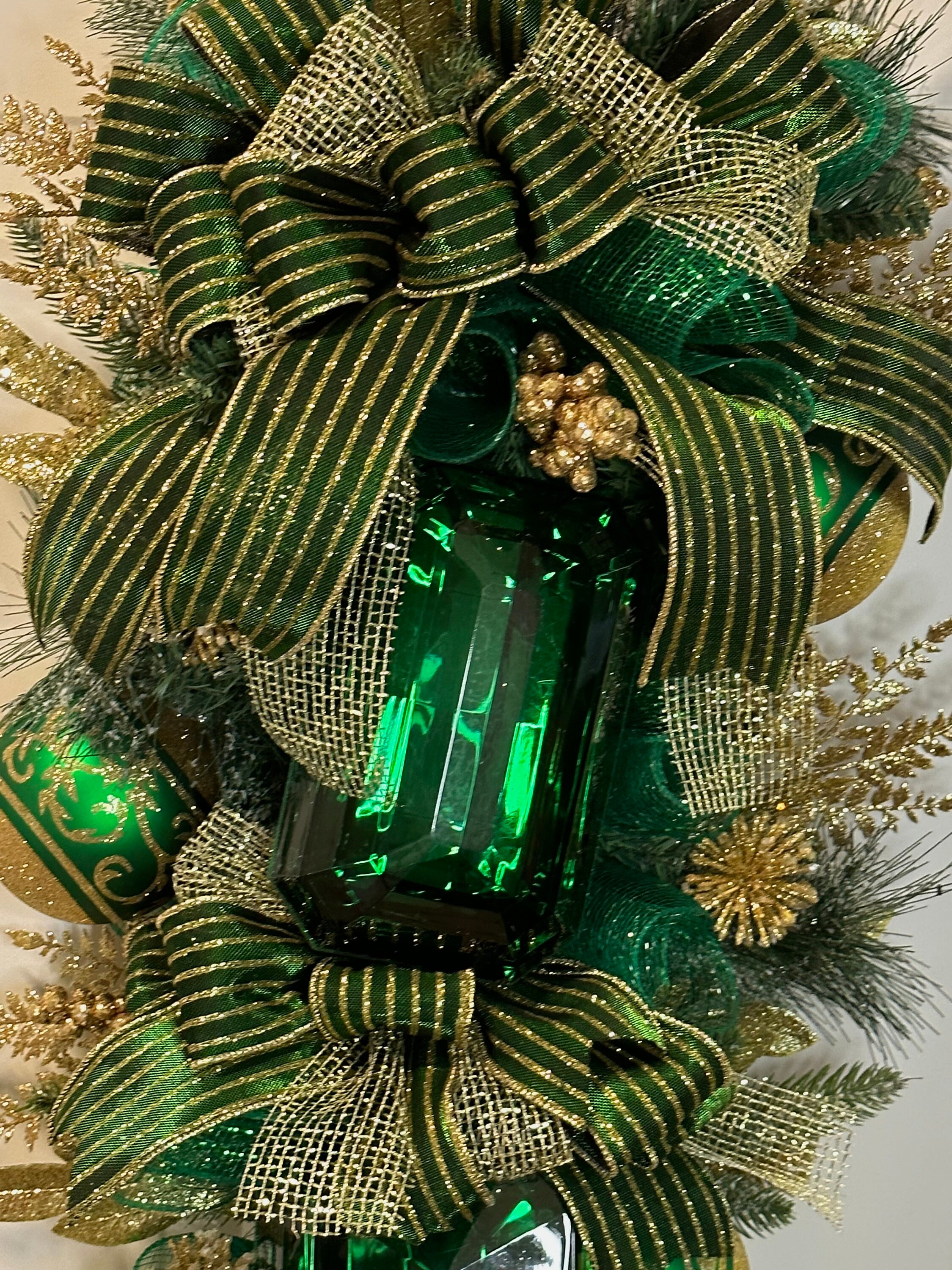 Emerald Green Jewel, Christmas Swag, Green, and Gold Christmas Decor