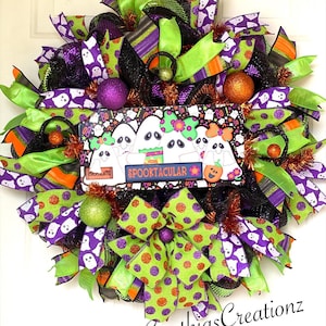 Halloween spooktacular door wreath, Halloween door decor, door wreath, ghost wreath