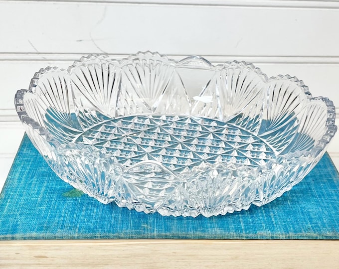 Mikasa Crystal Georgetown Oval Detailed 8" Plate