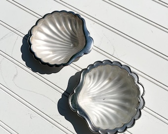 Silver Plate Clam Shell Trinket Dish with Frosted Glass Insert
